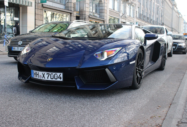 Lamborghini Aventador LP700-4 Roadster