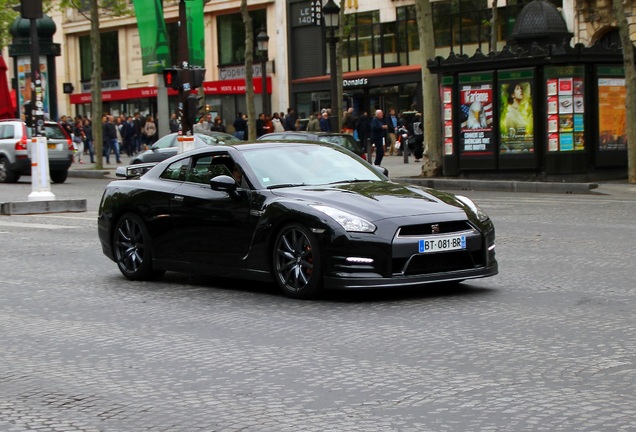 Nissan GT-R 2011