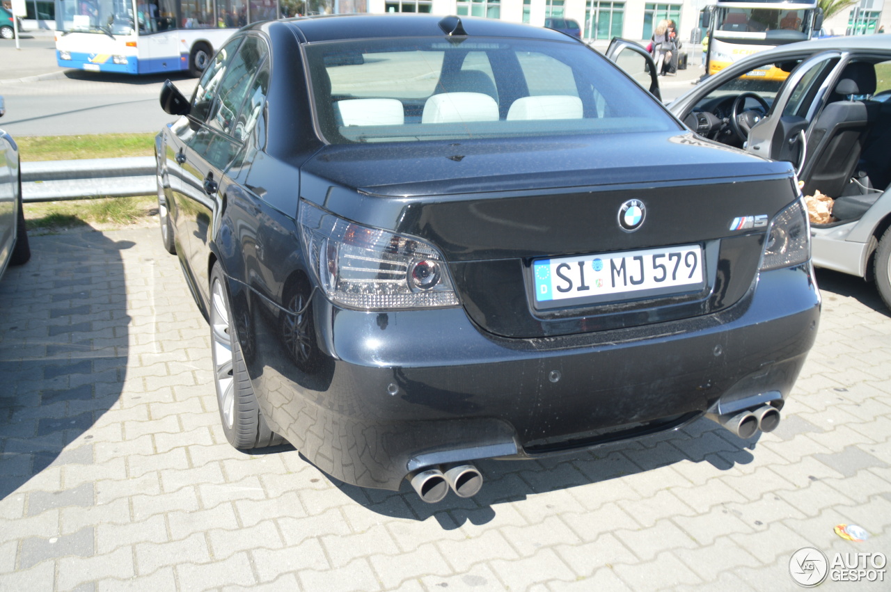 BMW M5 E60 2005