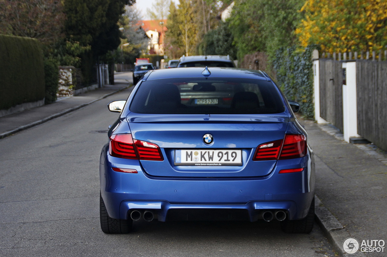 BMW M5 F10 2011