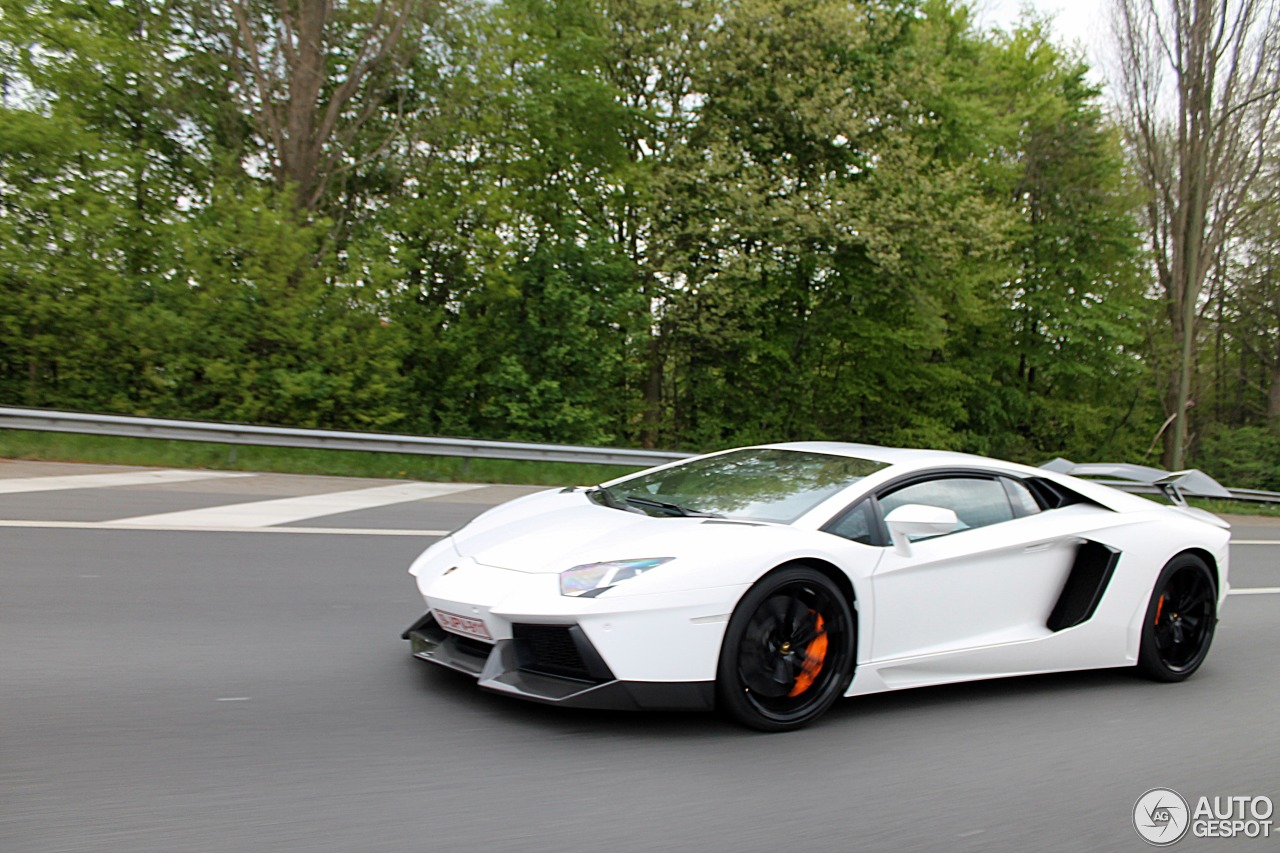 Lamborghini Aventador LP700-4