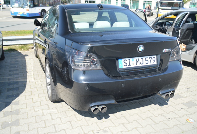 BMW M5 E60 2005
