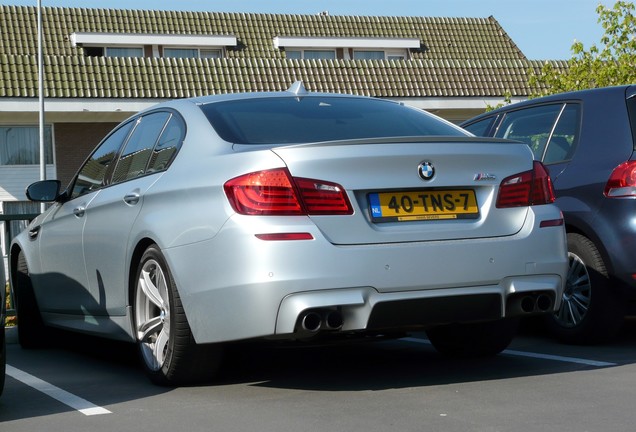 BMW M5 F10 2011