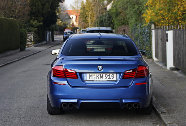 BMW M5 F10 2011