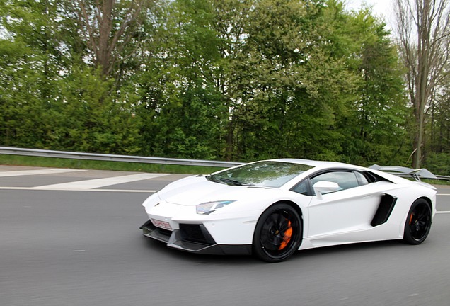 Lamborghini Aventador LP700-4