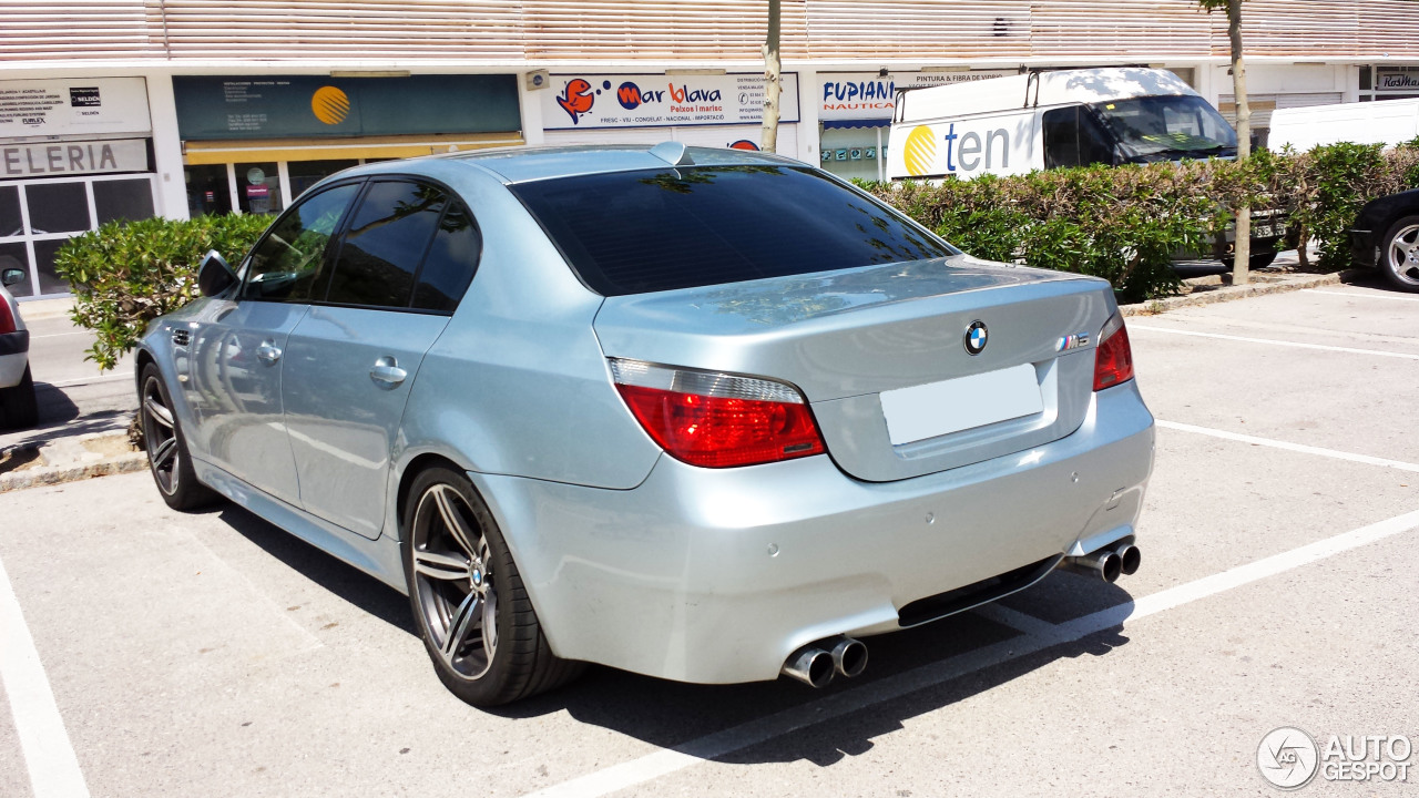 BMW M5 E60 2005