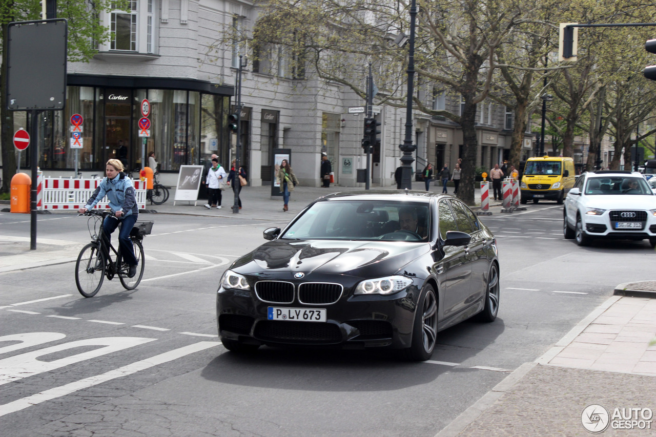 BMW M5 F10 2011