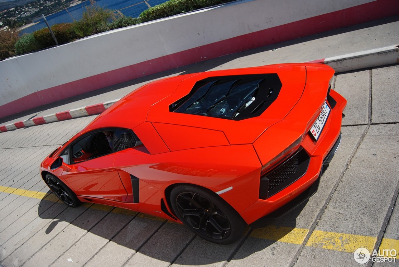 Lamborghini Aventador LP700-4