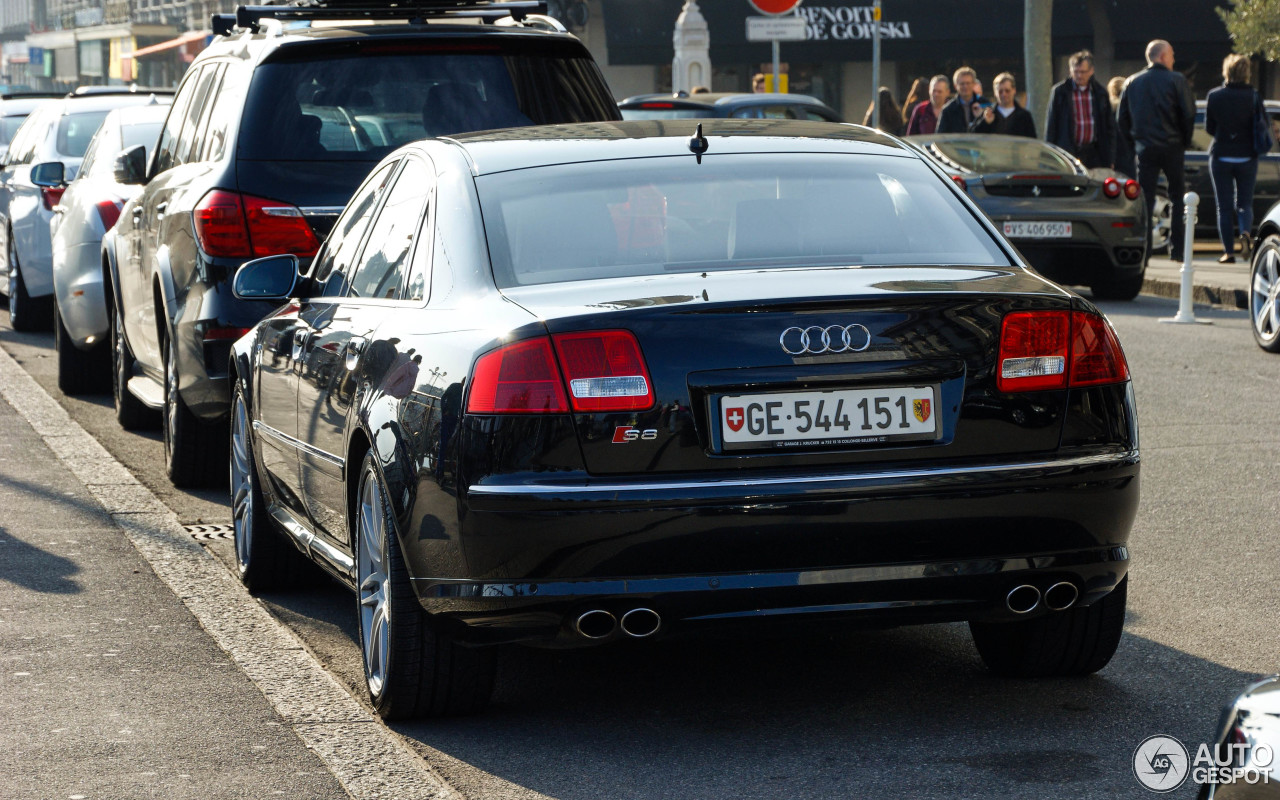 Audi S8 D3