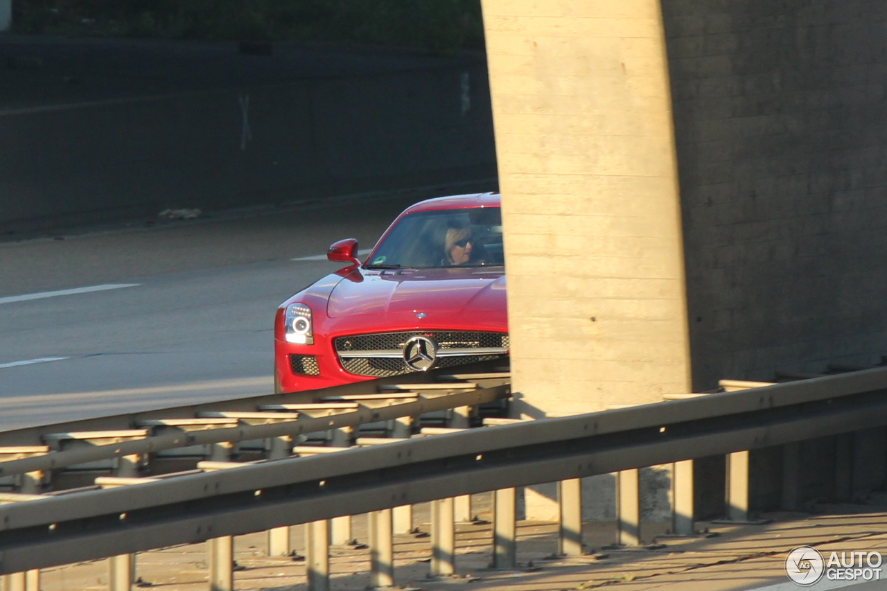 Mercedes-Benz SLS AMG