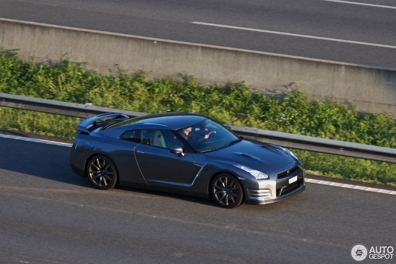 Nissan GT-R 2011