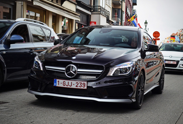 Mercedes-Benz CLA 45 AMG C117