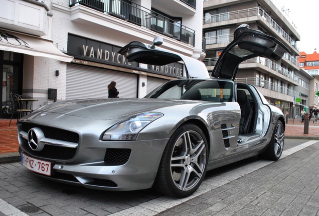 Mercedes-Benz SLS AMG