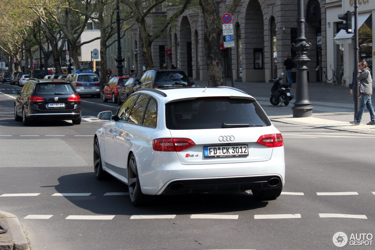 Audi RS4 Avant B8