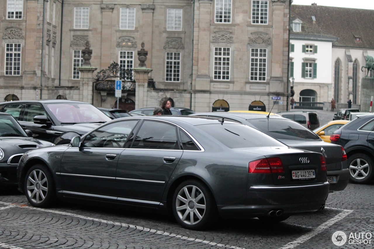 Audi S8 D3