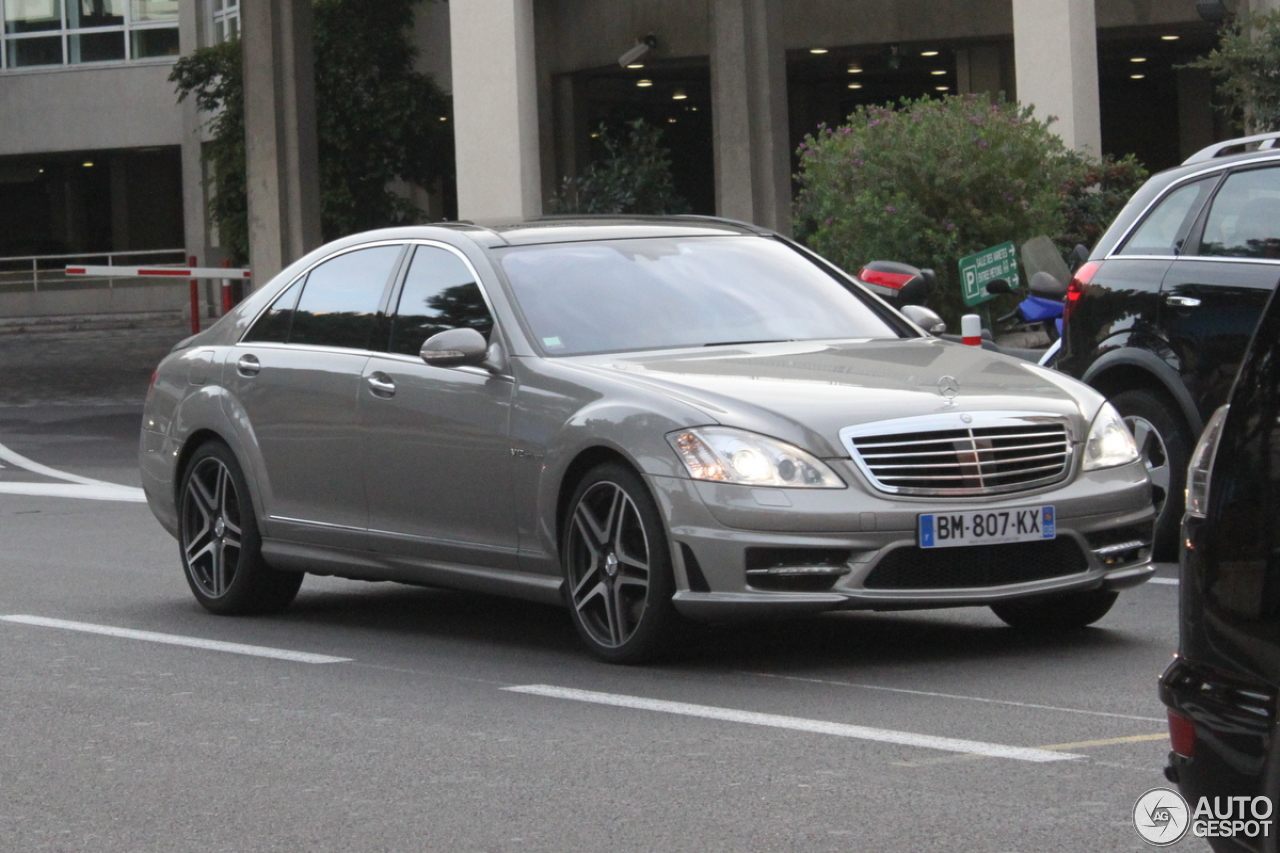 Mercedes-Benz S 65 AMG V221