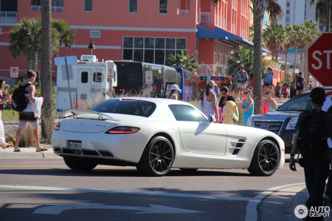 Mercedes-Benz SLS AMG