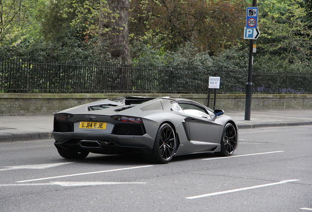 Lamborghini Aventador LP700-4 Roadster