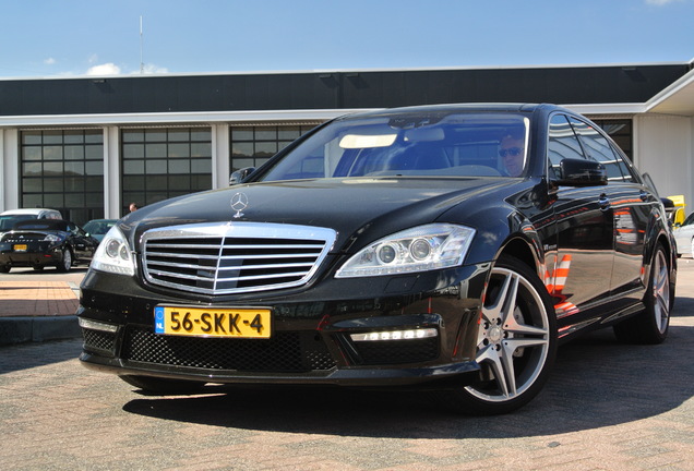 Mercedes-Benz S 63 AMG W221 2011