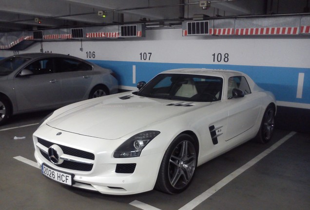 Mercedes-Benz SLS AMG