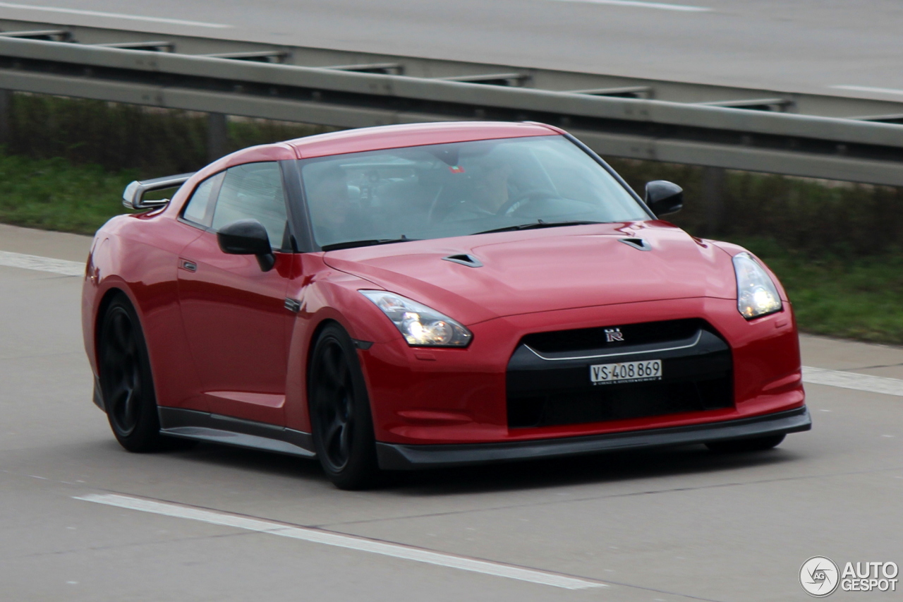 Nissan GT-R