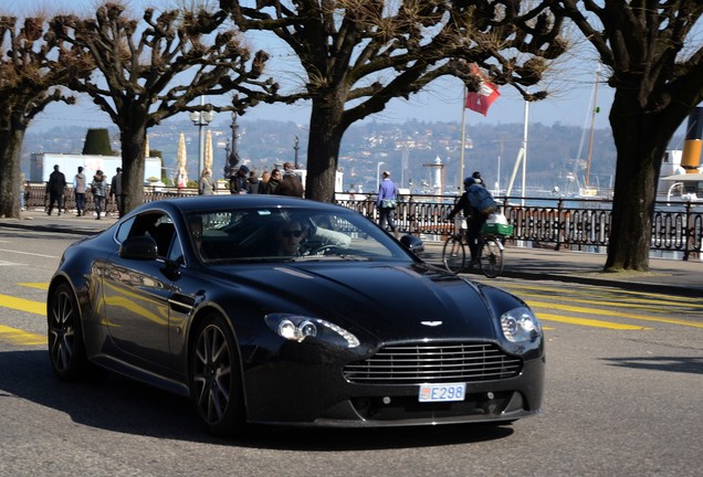 Aston Martin V8 Vantage S