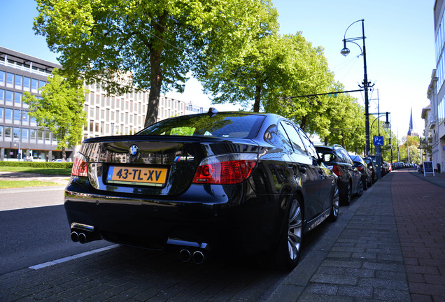 BMW M5 E60 2005