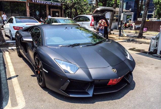 Lamborghini Aventador LP700-4