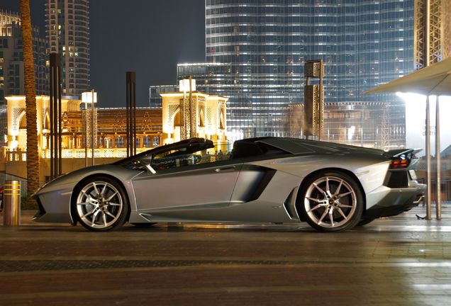 Lamborghini Aventador LP700-4 Roadster