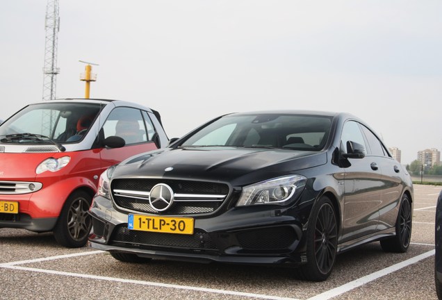 Mercedes-Benz CLA 45 AMG C117