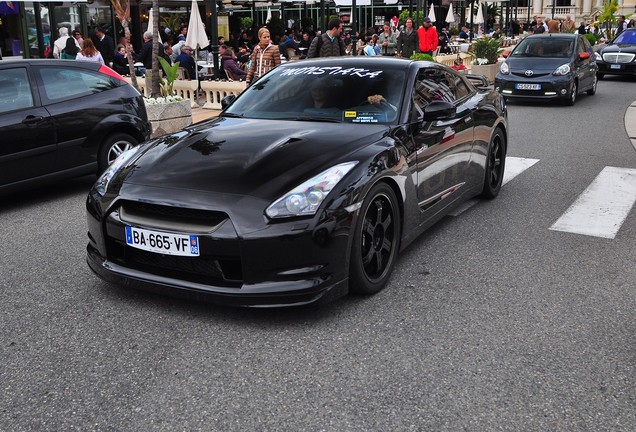 Nissan GT-R