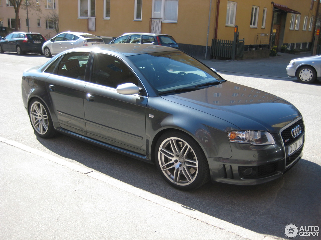 Audi RS4 Sedan