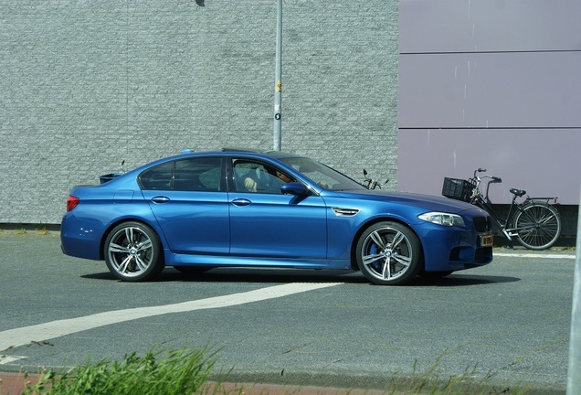 BMW M5 F10 2011