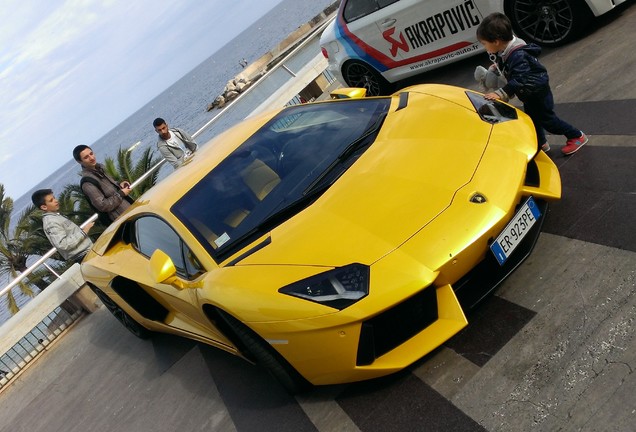 Lamborghini Aventador LP700-4