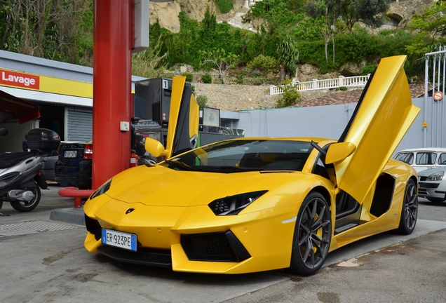 Lamborghini Aventador LP700-4