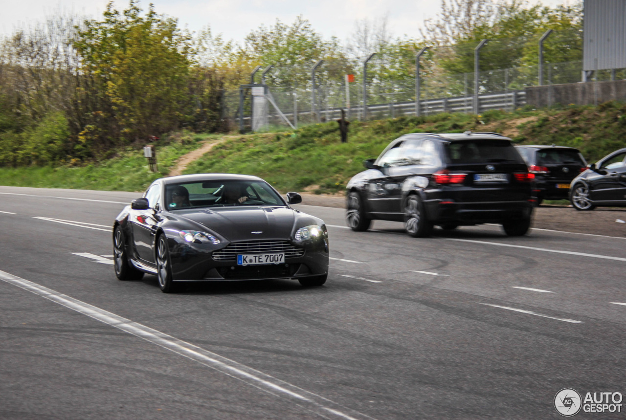 Aston Martin V8 Vantage 2012