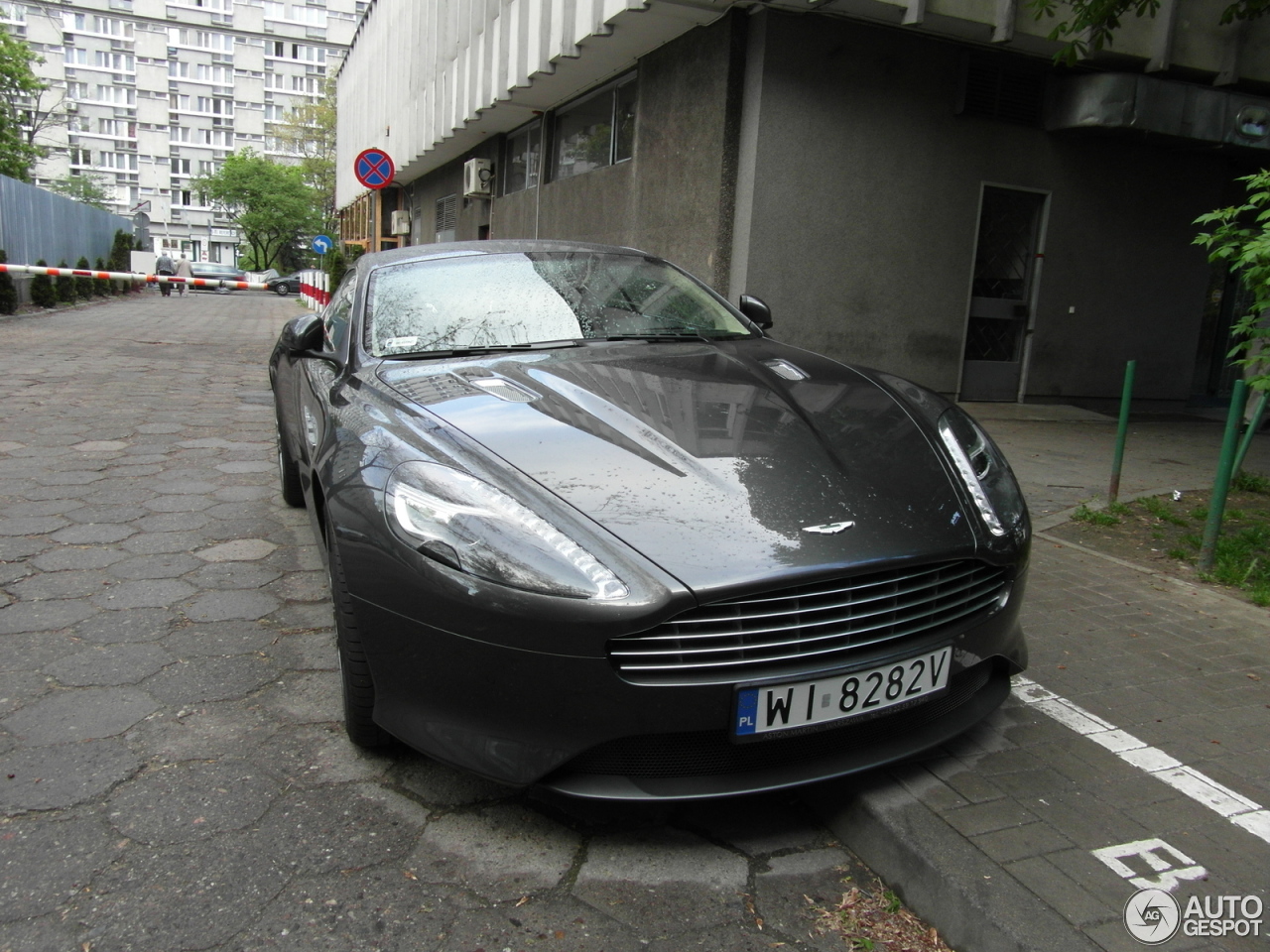 Aston Martin Virage 2011