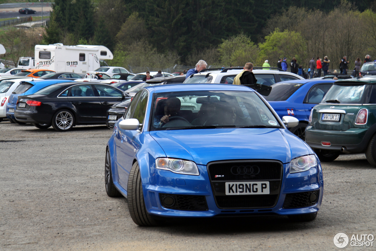 Audi RS4 Sedan