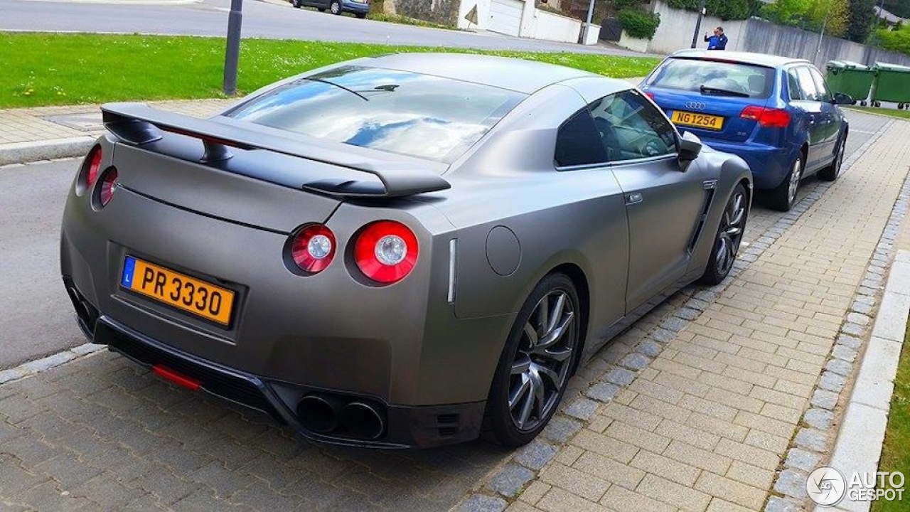 Nissan GT-R