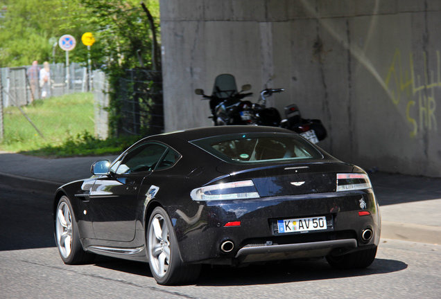 Aston Martin V8 Vantage