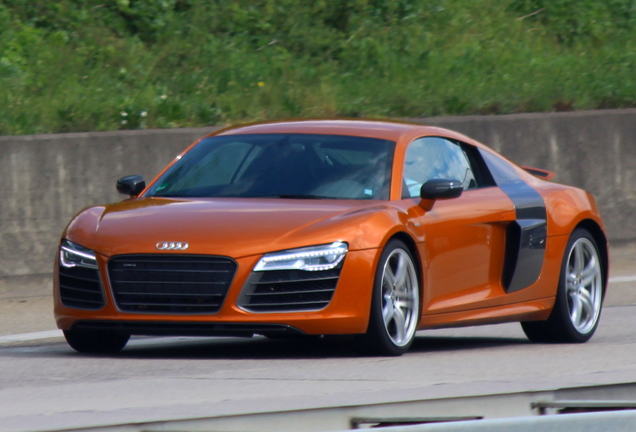 Audi R8 V10 Plus 2013