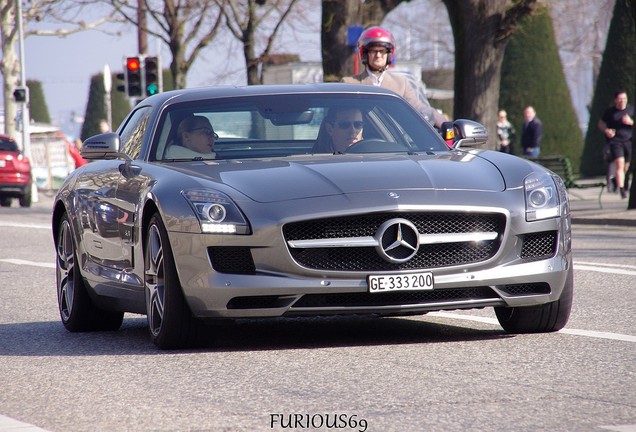 Mercedes-Benz SLS AMG