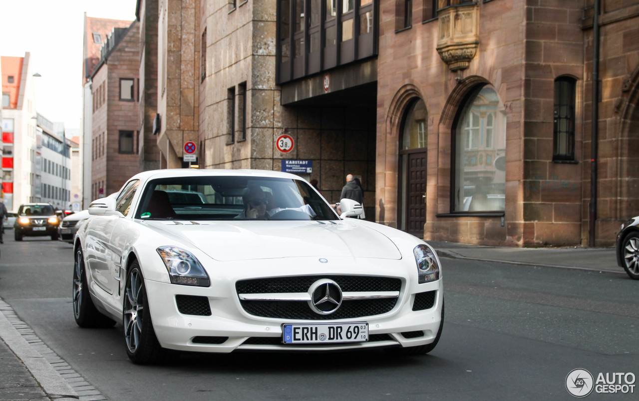 Mercedes-Benz SLS AMG