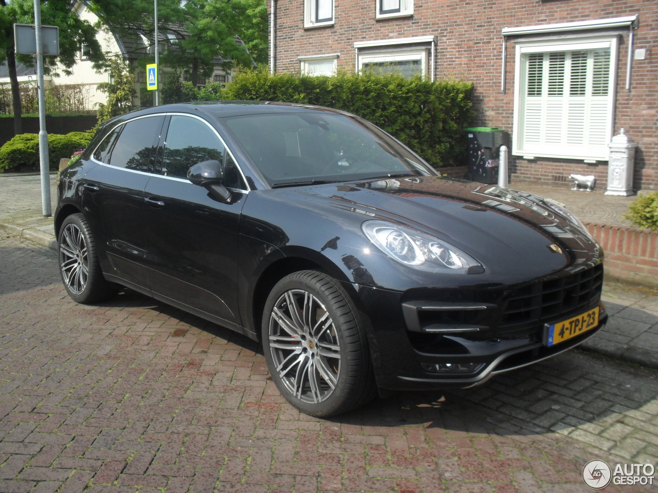 Porsche 95B Macan Turbo