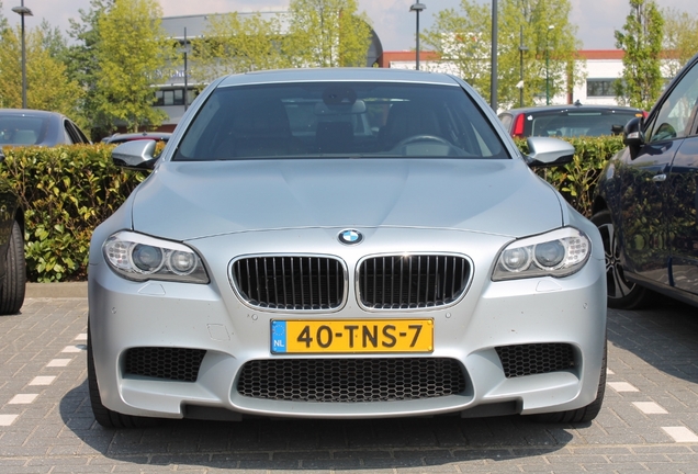 BMW M5 F10 2011