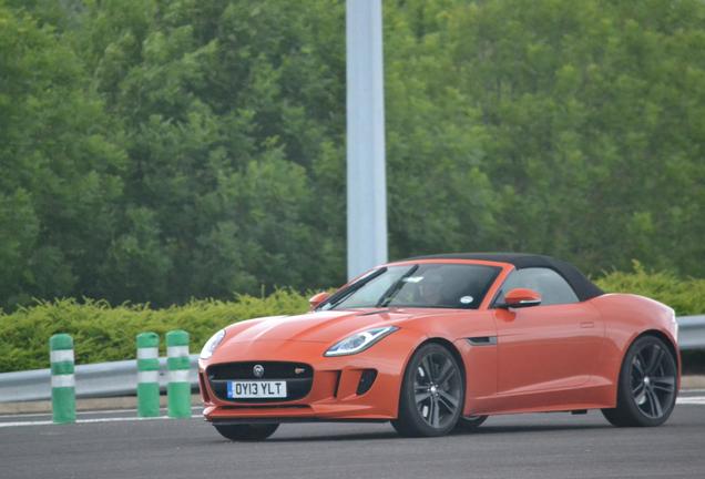 Jaguar F-TYPE S Convertible