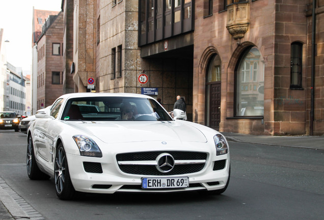 Mercedes-Benz SLS AMG
