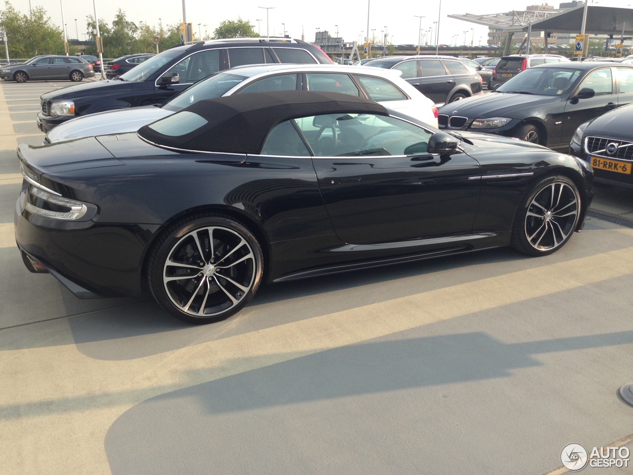 Aston Martin DBS Volante