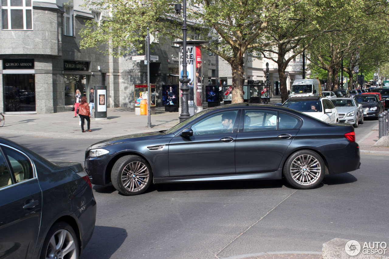 BMW M5 F10 2011