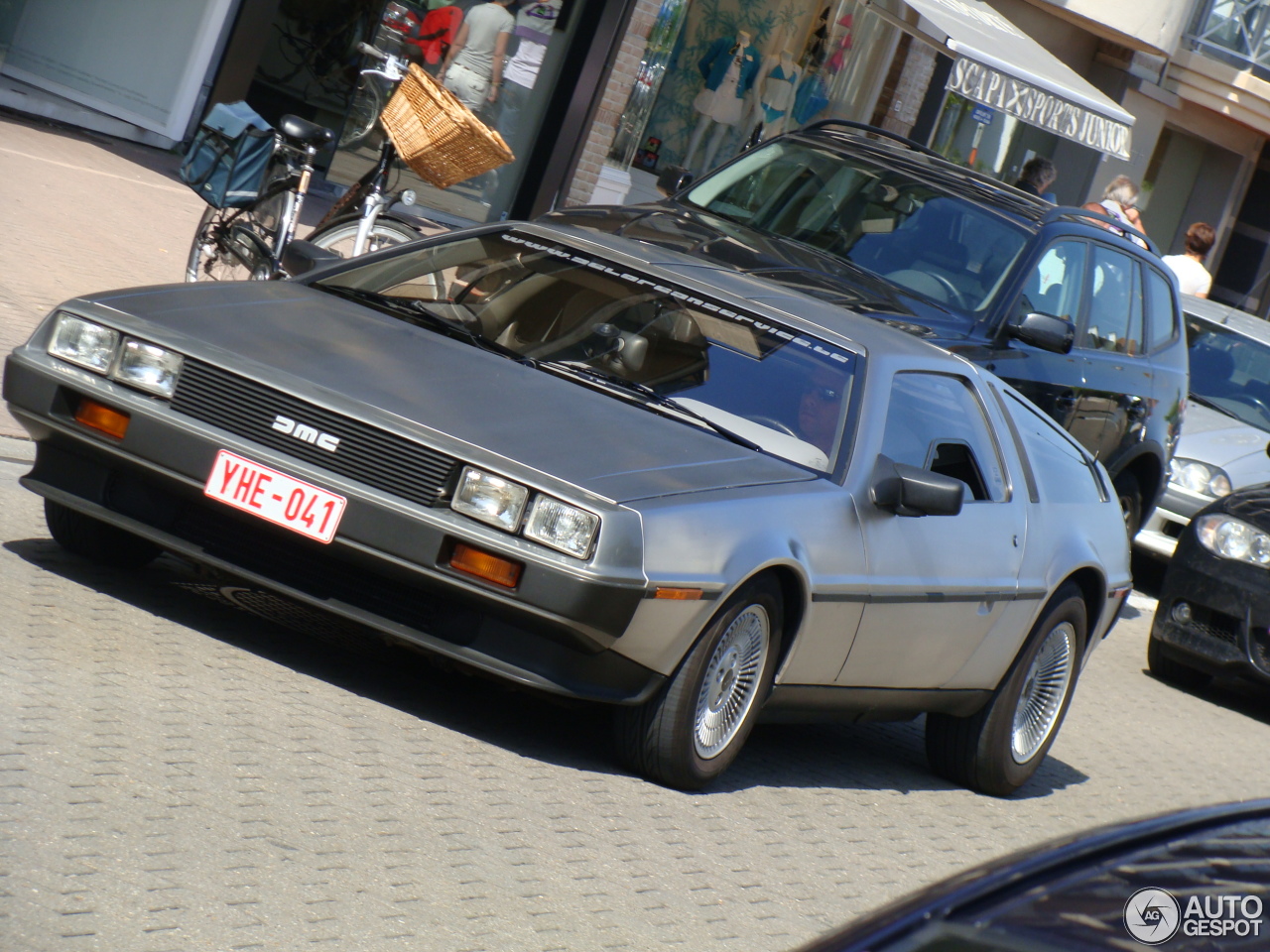 DeLorean DMC-12